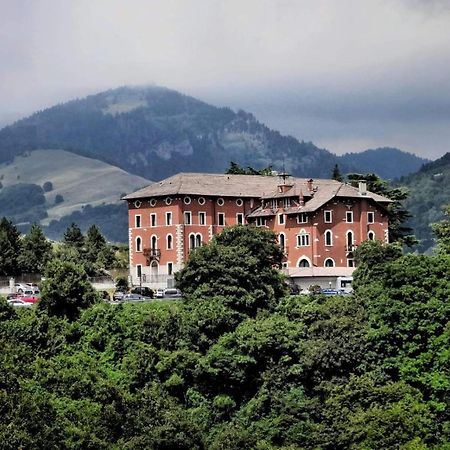 Hotel Stella Alpina Spiazzi Di Caprino Екстер'єр фото