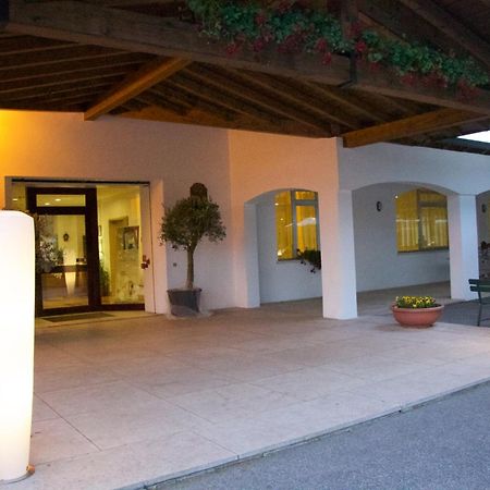 Hotel Stella Alpina Spiazzi Di Caprino Екстер'єр фото